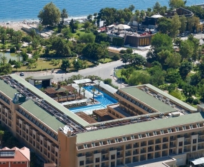 Crystal Deluxe Resort